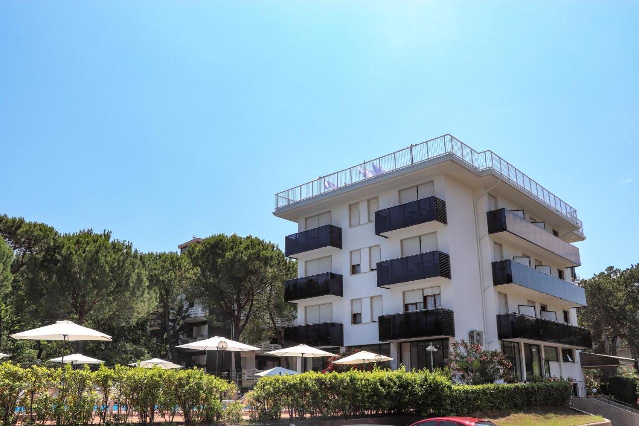 Hotel Eden Lignano Sabbiadoro Exteriör bild