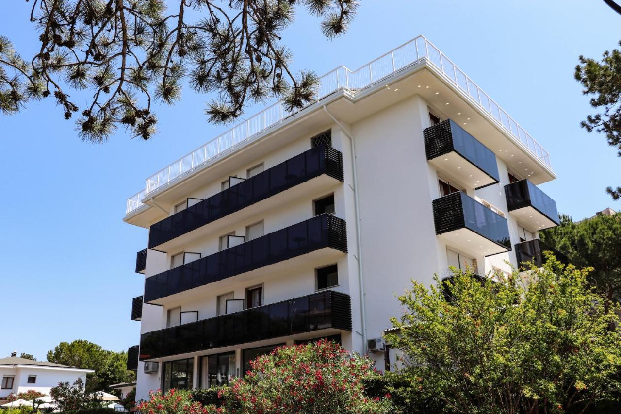 Hotel Eden Lignano Sabbiadoro Exteriör bild