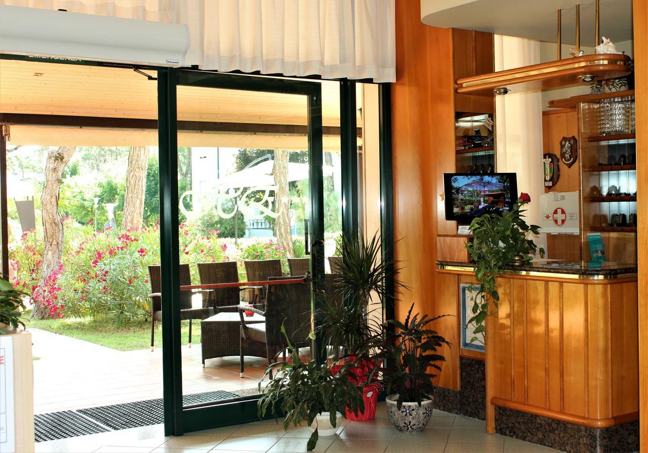 Hotel Eden Lignano Sabbiadoro Exteriör bild