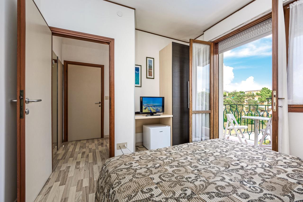 Hotel Eden Lignano Sabbiadoro Exteriör bild