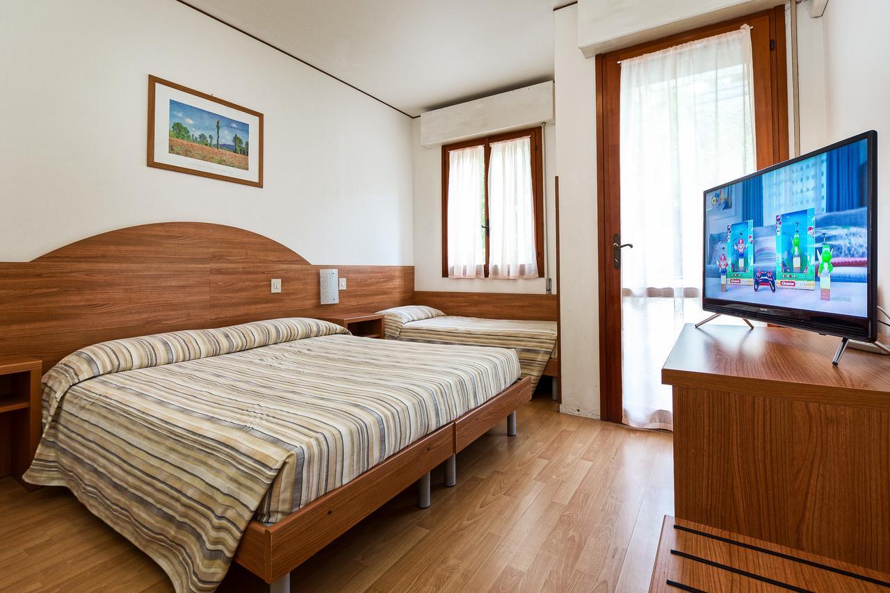 Hotel Eden Lignano Sabbiadoro Exteriör bild