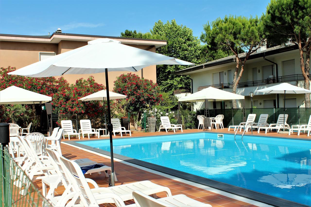 Hotel Eden Lignano Sabbiadoro Exteriör bild